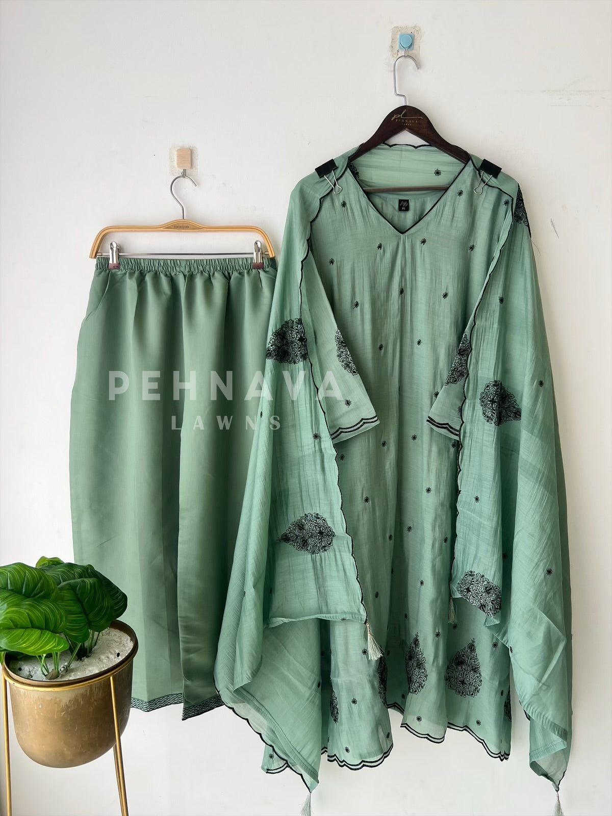 Embroidered Chanderi Suit-3453 - Pehnava Lawns