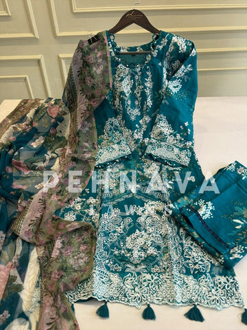 Traditional Embroidery Detailed Suit-4