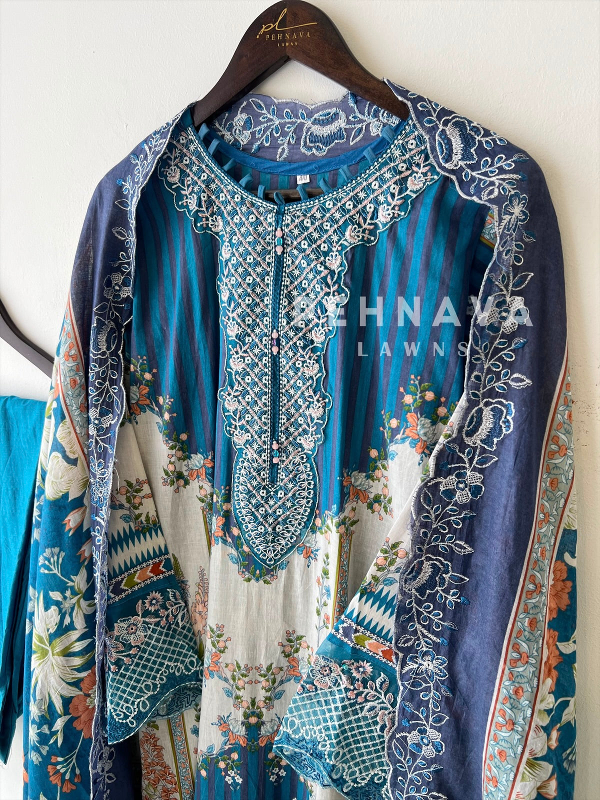 Embroidered Lawns Suit-204