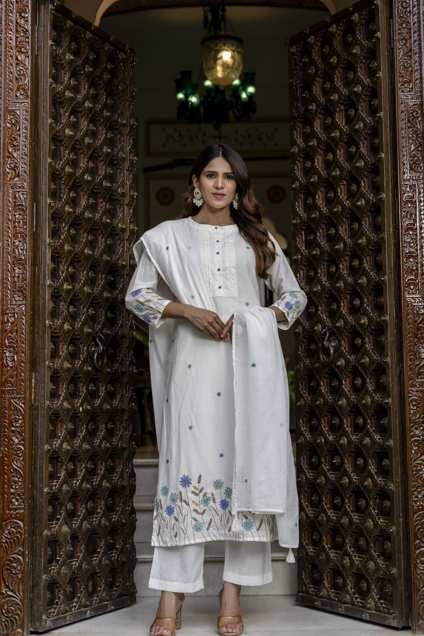 Casual mul-cotton embroidered Suit