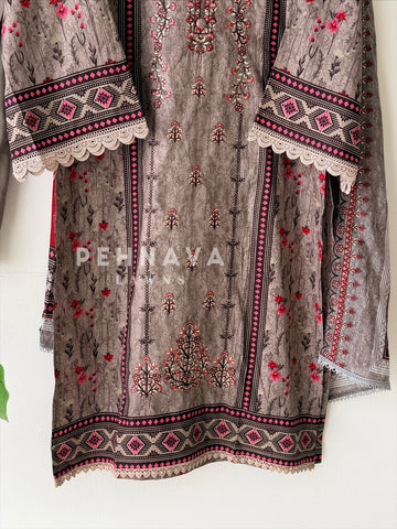 Signature Embroidered Lawn Unstitched Suit-3580