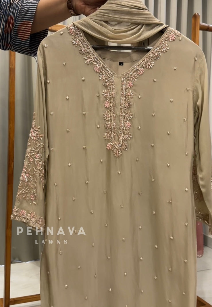 Premium Handworked Chinnon Ensemble 8802
