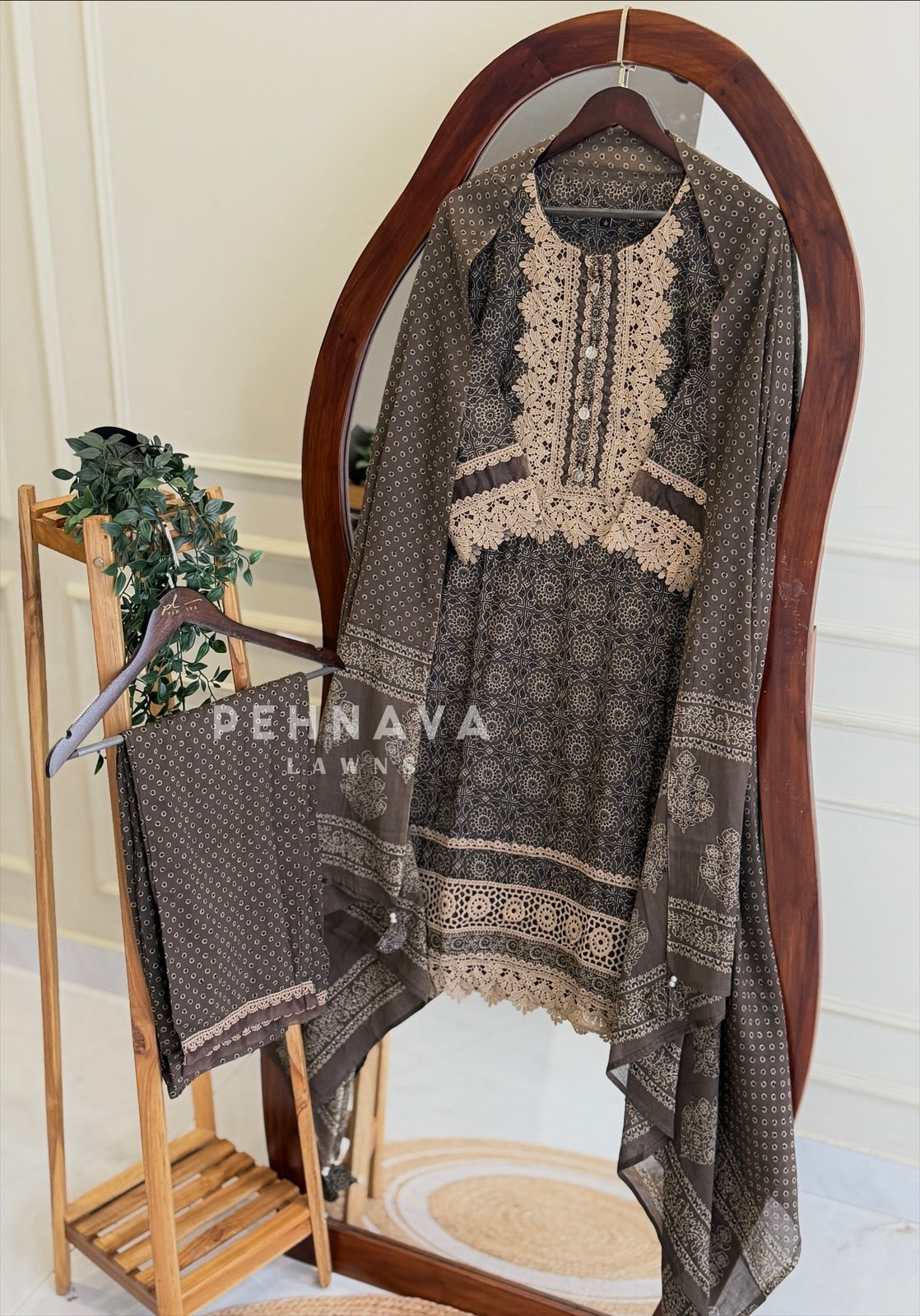 Lace Trimmed Printed Suit Set 253
