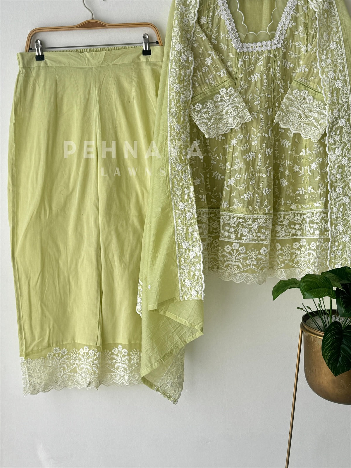 Rich Embroidered Suit - Pehnava Lawns