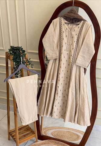 Panel Embroidered Three Piece Set 5426