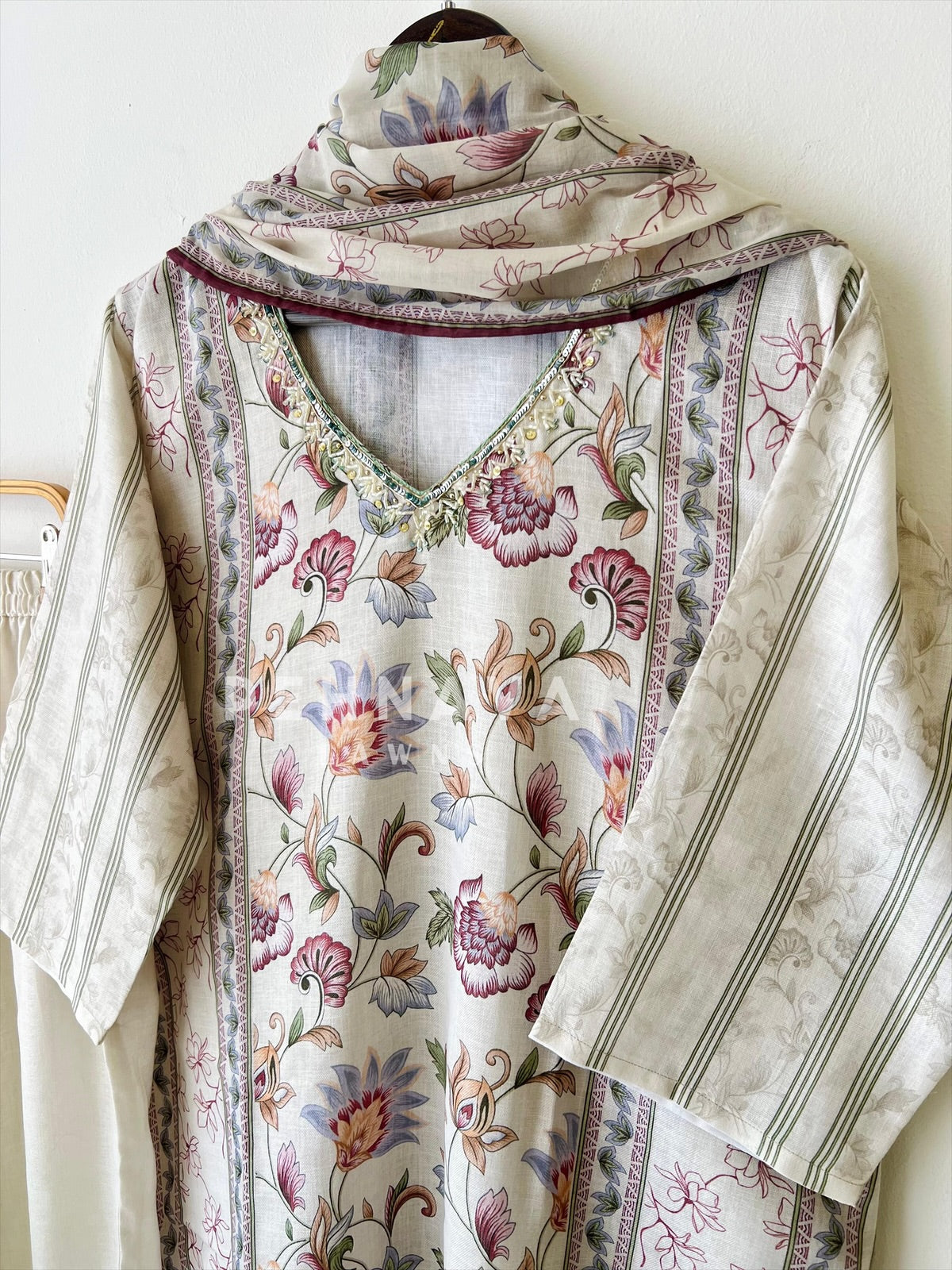 Print-Linen Elegance Suit-13442 - Pehnava Lawns