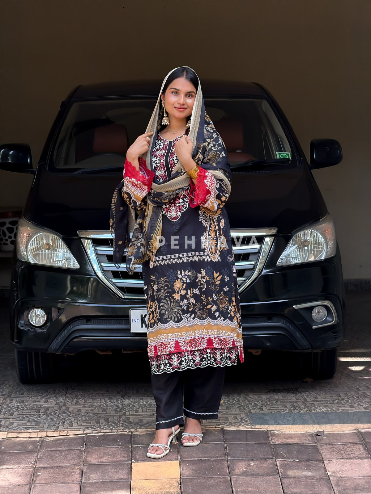 Signature Printed Lawn Unstitched Suit 1556