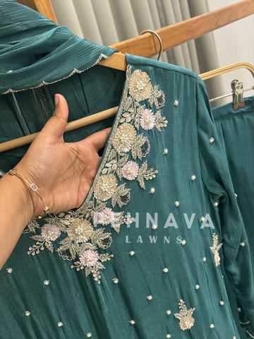 Classic Handcrafted Kurta Set - Pehnava Lawns