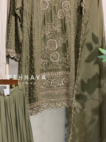 Premium Handworked Chinnon Ensemble