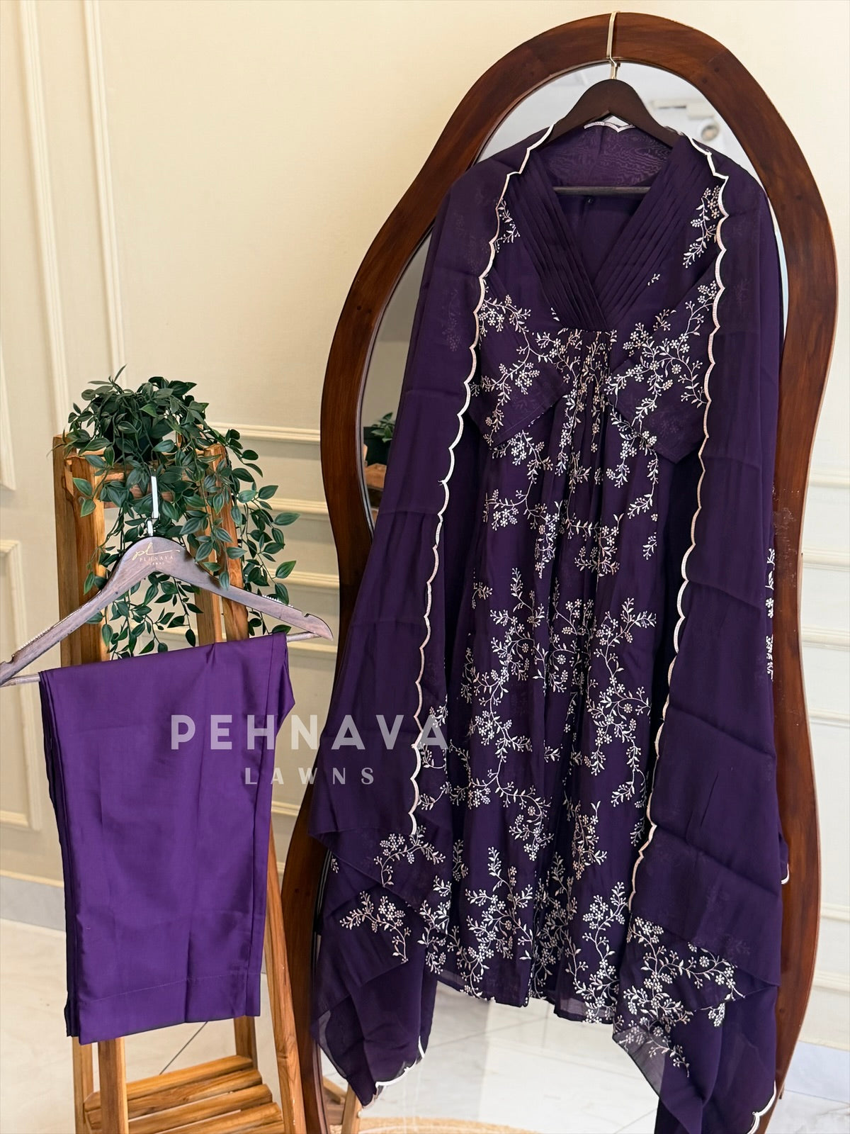 Scallop Border Embroidered Suit Set