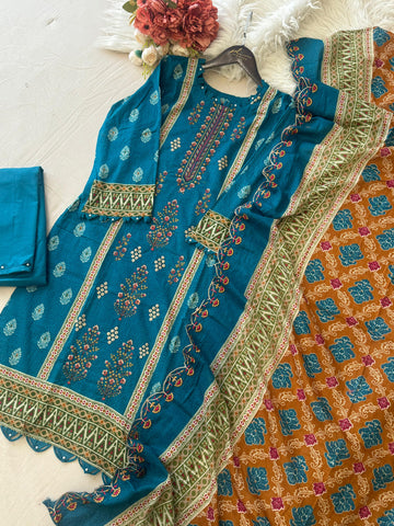 Casual Embroidered Pakistani Suit-8