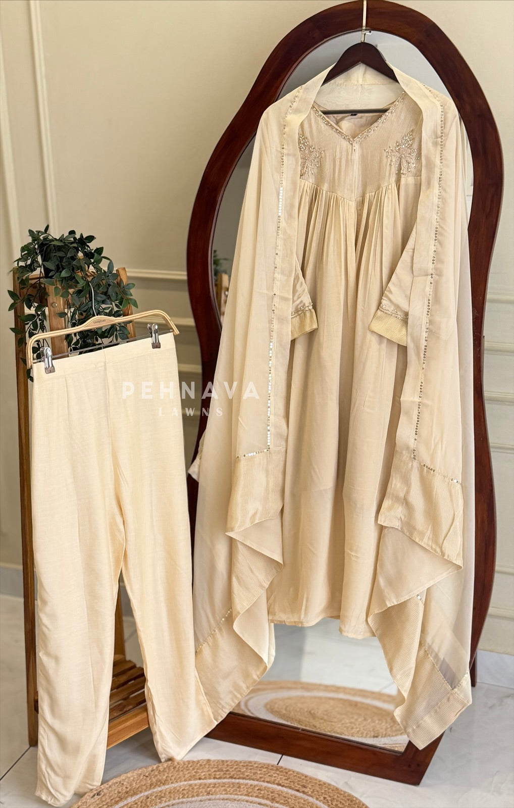 Handworked Tissue Yoke Detailed Ensemble