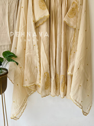 Paisley Embroidered Three Piece Suit - Pehnava Lawns