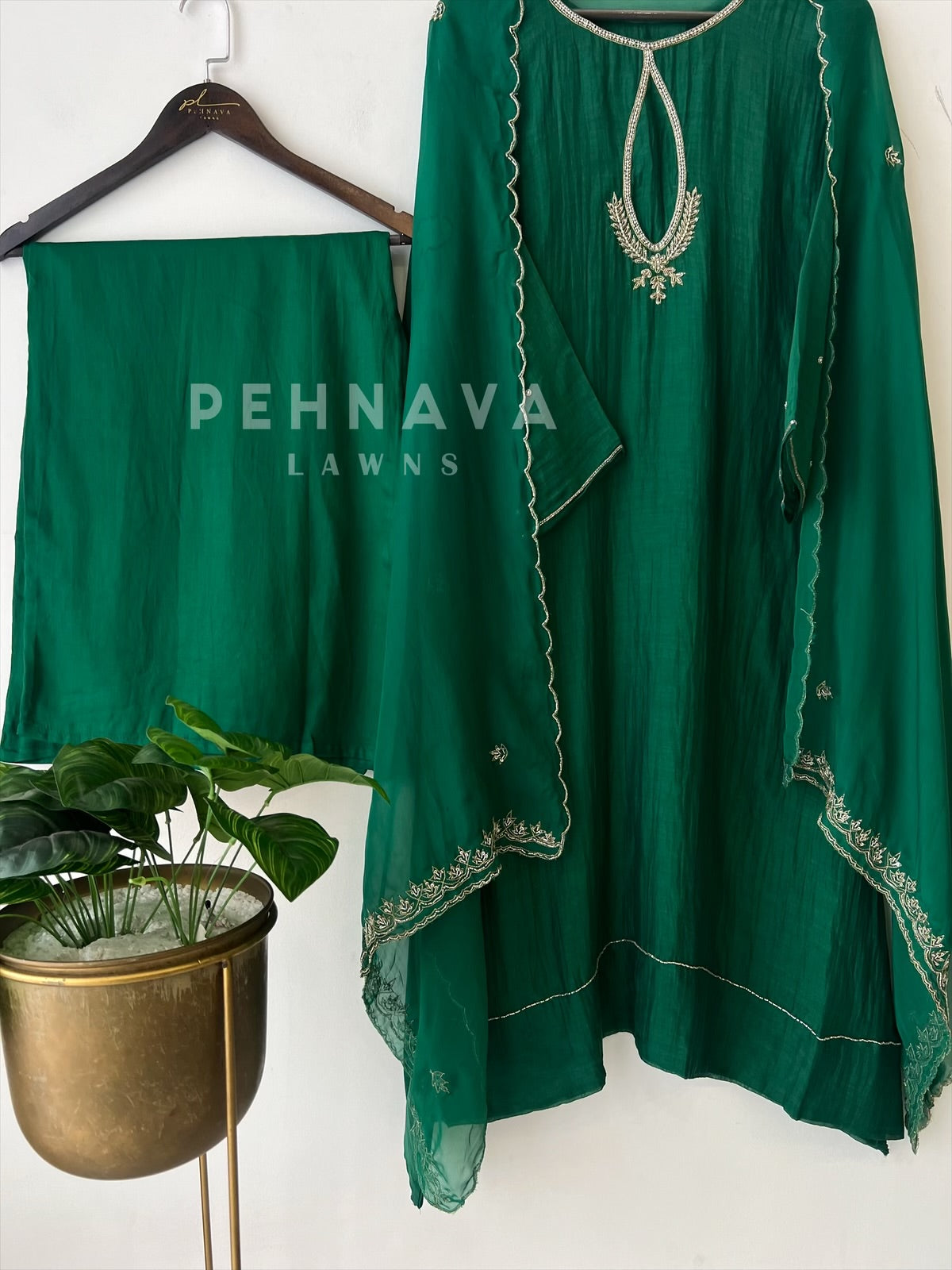 Premium HandWork Detailed chandheri Suit