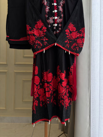 Black&Red Embellished Floral Suit