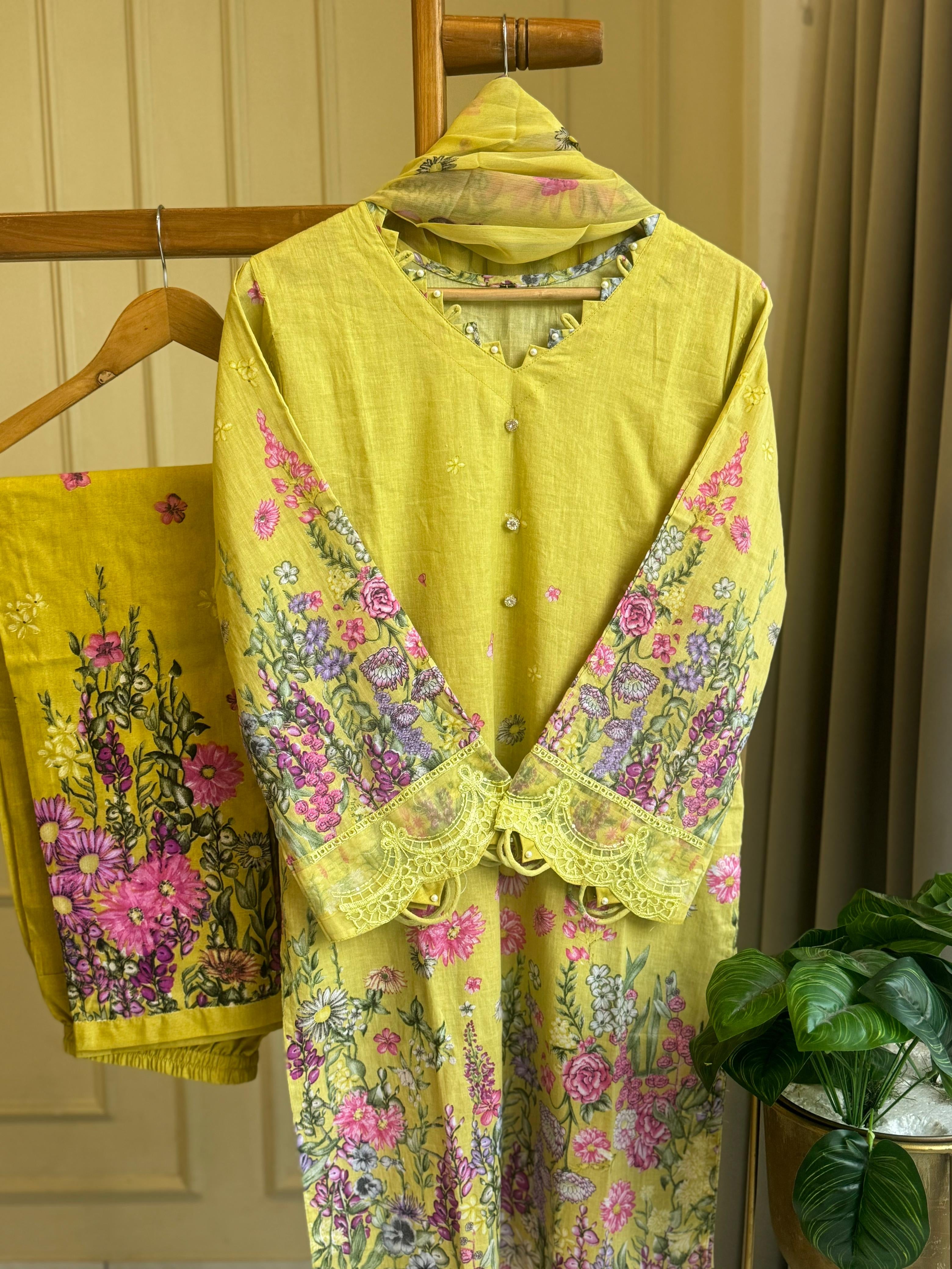 Premium Lace Detailed Lawn Suit-1334
