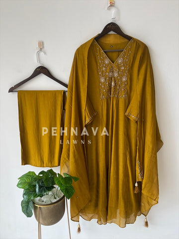 Antique Handwork Ensemble