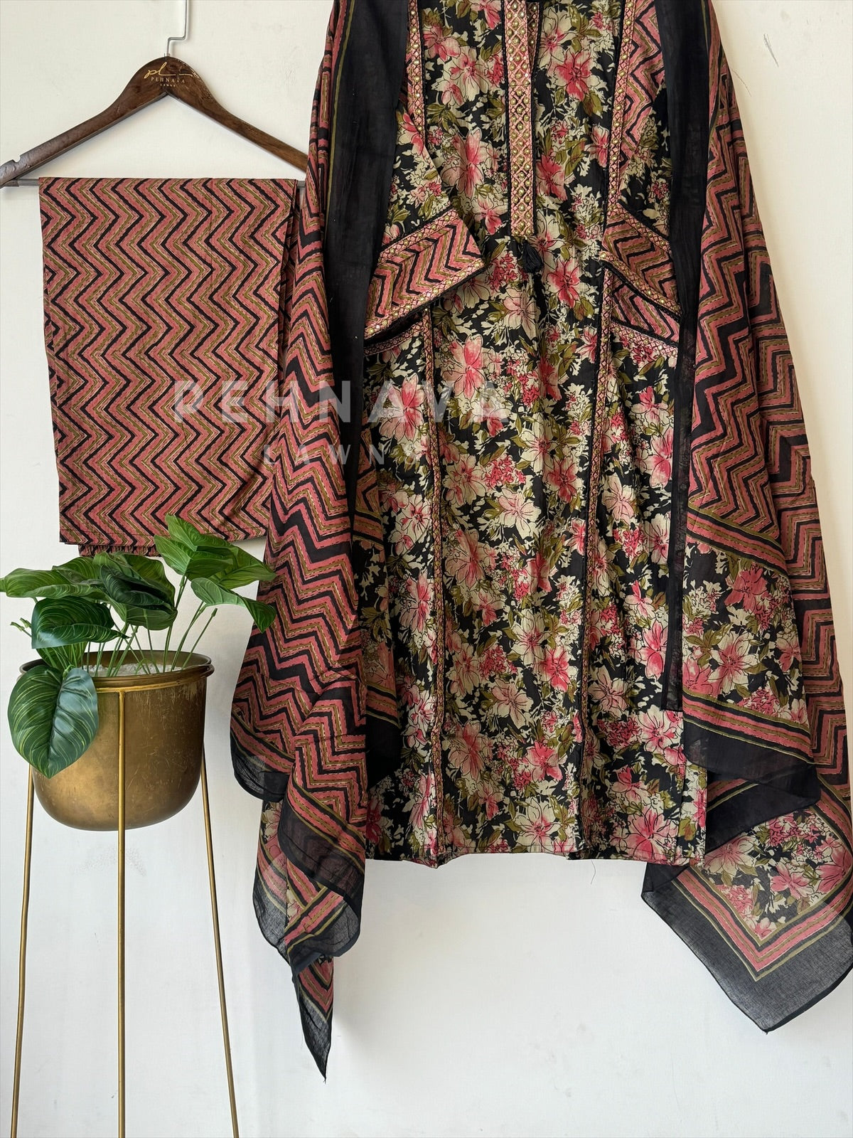 Floral Suit Set-18252 - Pehnava Lawns