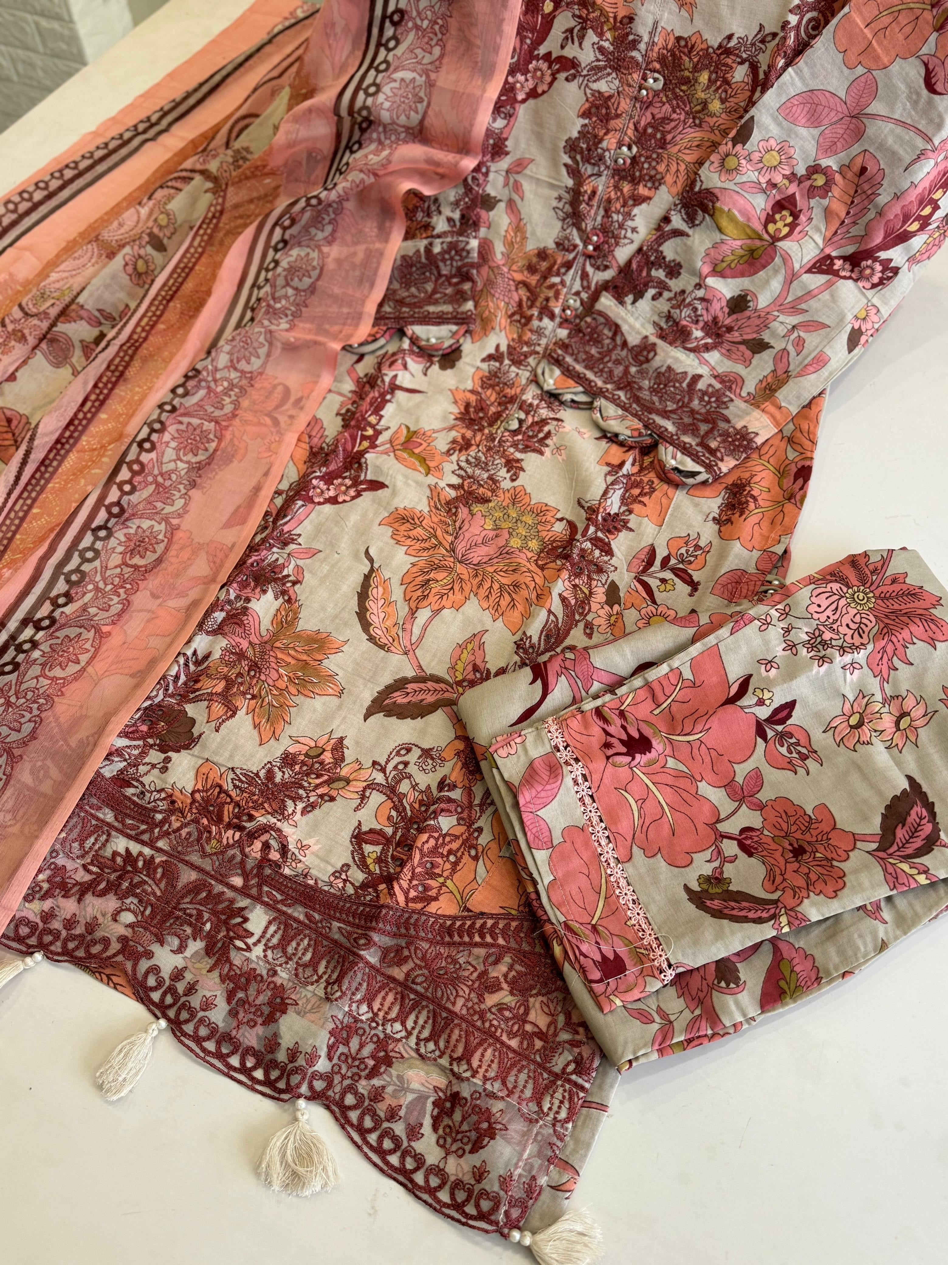 Traditional Embroidery Detailed Suit-5 - Pehnava Lawns