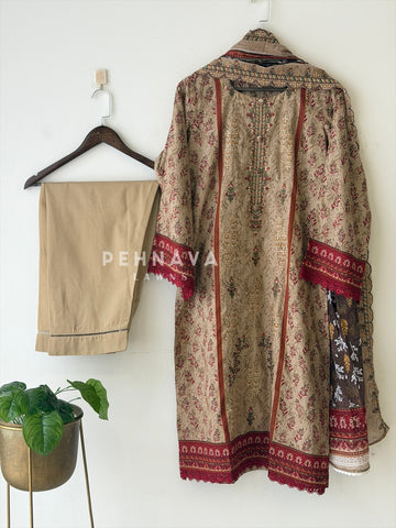 Signature Embroidered Lawn Unstitched Suit-3579