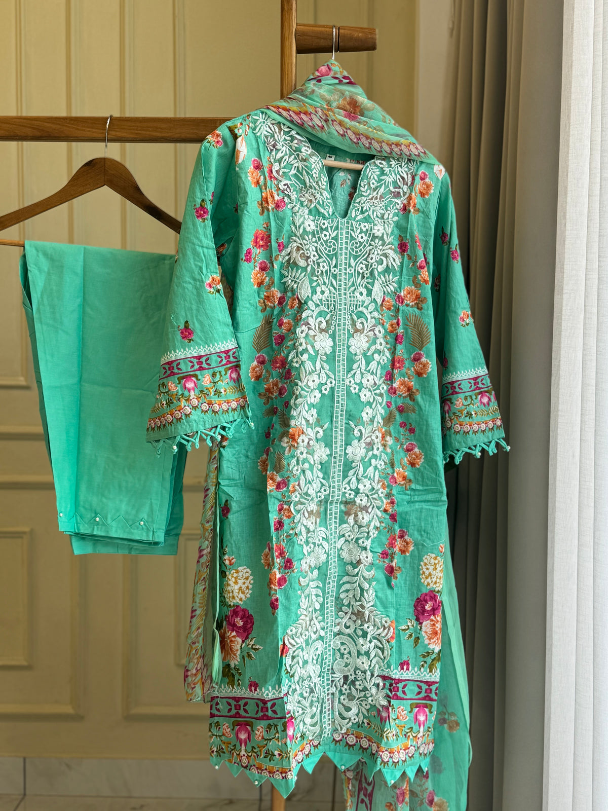 Pure  Cotton suit with embroidered patches and detailings-4