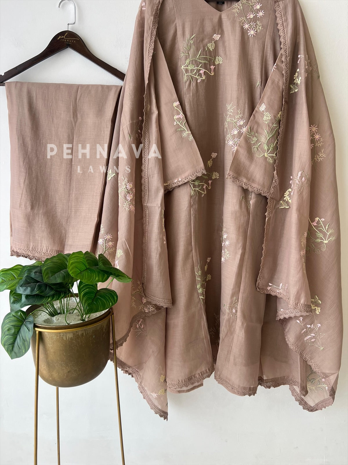 Embroidered Floral Kurta with Lace‑Trim Suit-4138 - Pehnava Lawns