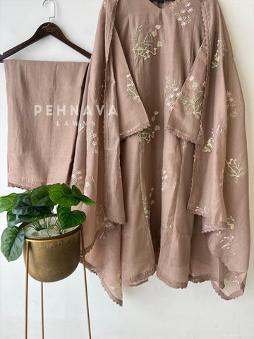 Embroidered Floral Kurta with Lace‑Trim Suit-4138 - Pehnava Lawns