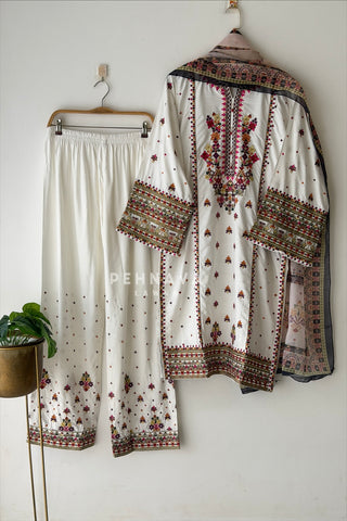 Heavy Floral Embroidered Ensemble T1153