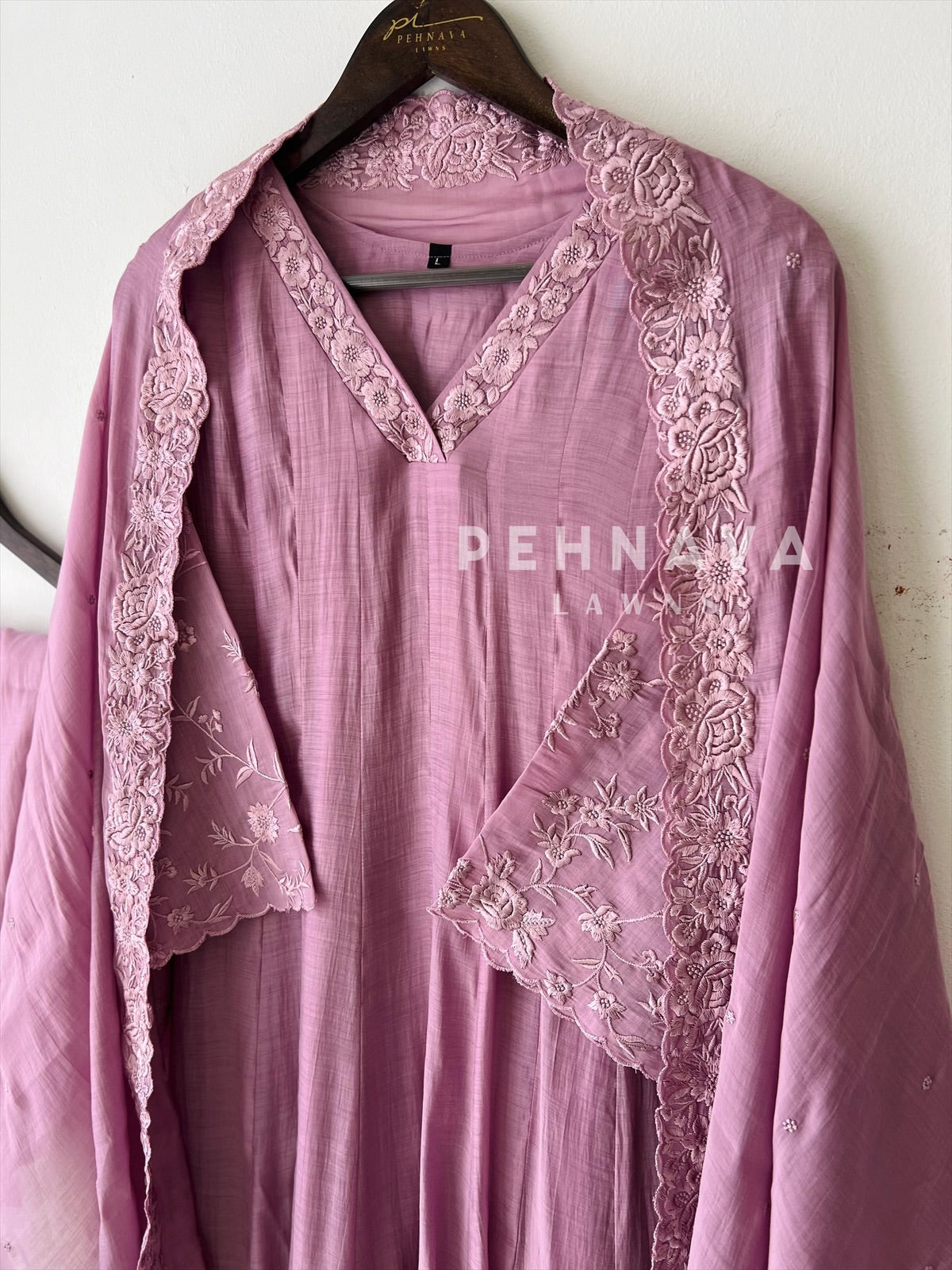 Chanderi Bell-Sleeve Embroidery Ensemble-16551