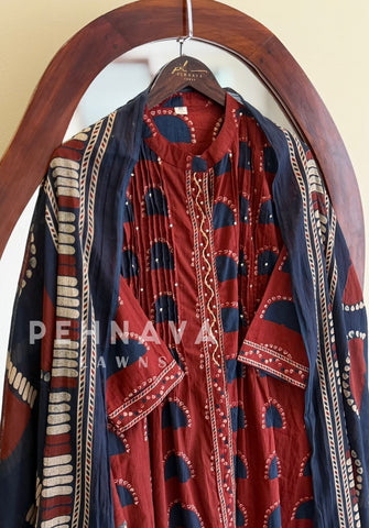Front Pleated Printed Suit