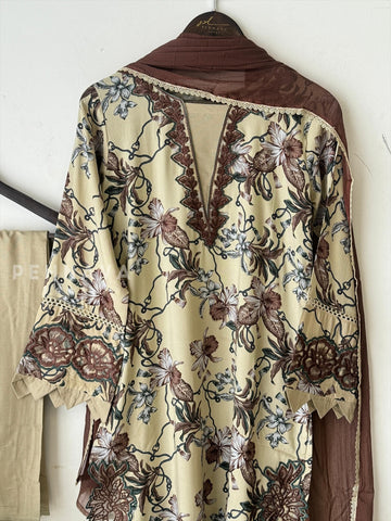 Floral Embroidery Kurtha Set-Brown LRC 143 - Pehnava Lawns