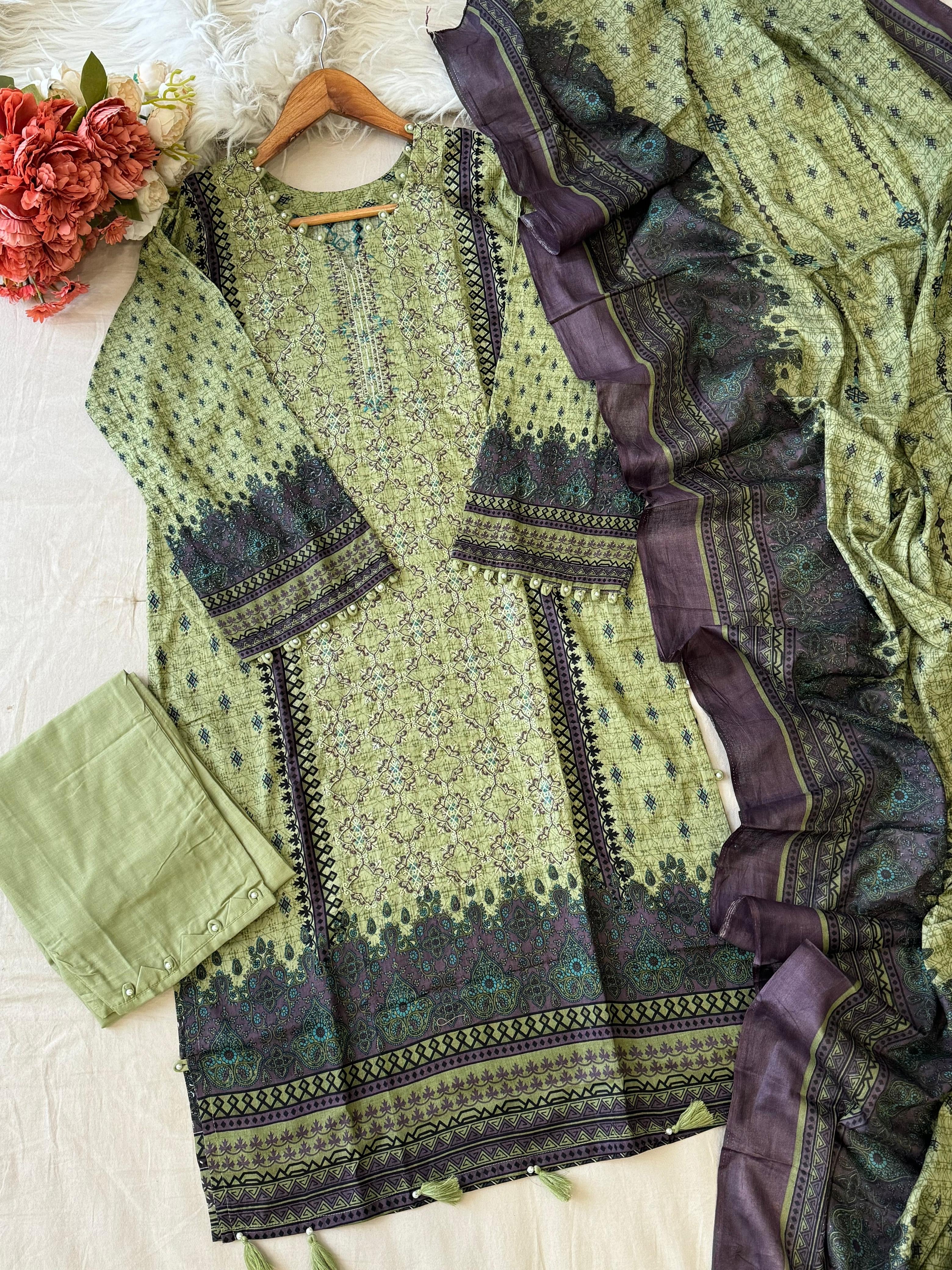 New Ready to Wear Embroidered Suit-1001