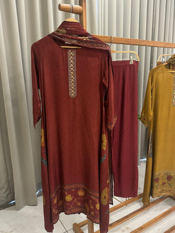 Premium Crepe Handloom Ensemble With Floral Dupata