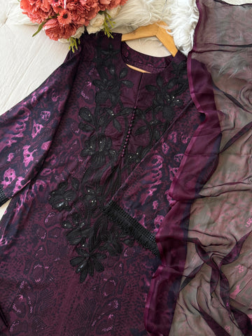 Regal Vine Embroidered Kurta Set 1401 - Pehnava Lawns