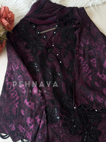 Regal Vine and Green Embroidered Kurta Set - Pehnava Lawns