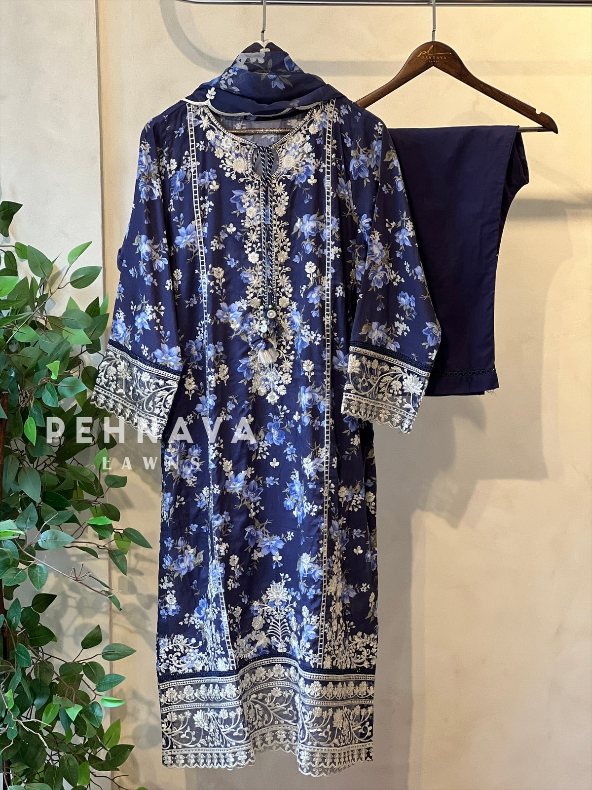 Luxurious trendy pure lawn-3031