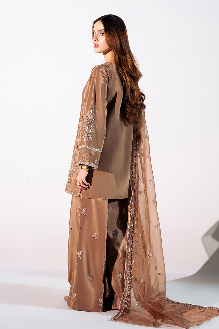 Manahil Lakhani Marilyn Festive suit