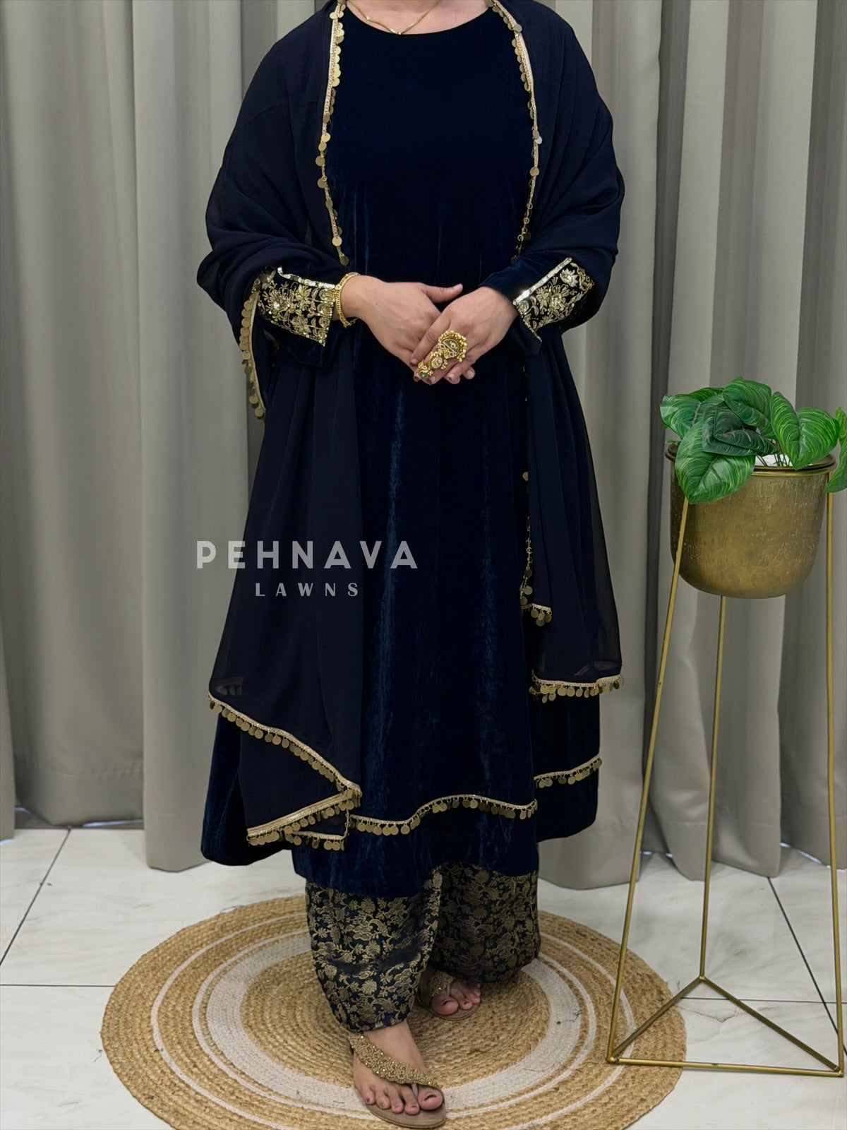 Velvet Handworked suit H 407