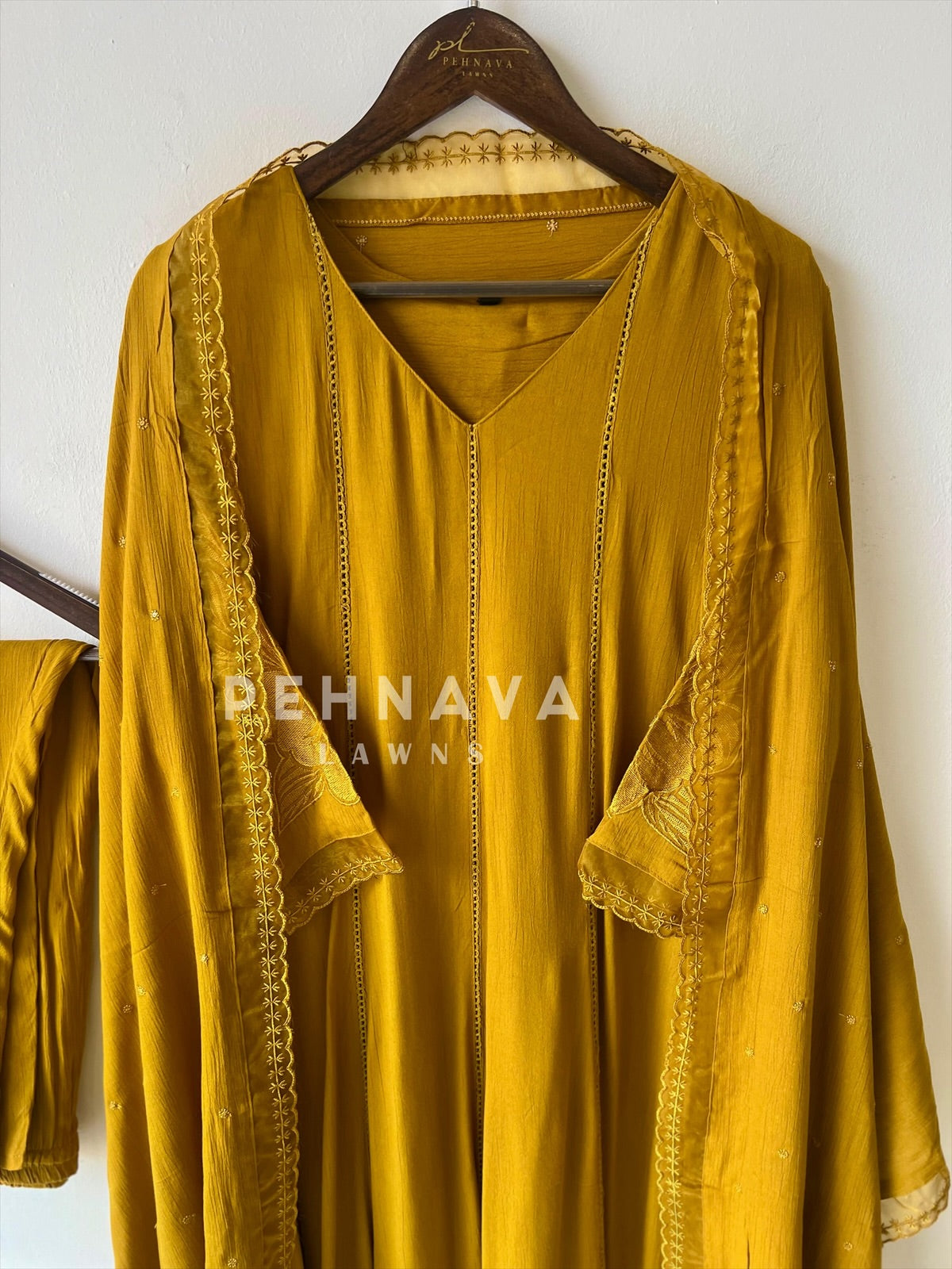 Lace Detail Crinkled Rayon Suit