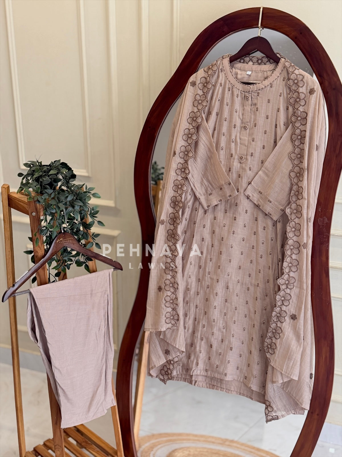 Floral Embroidered Suit Set 5520