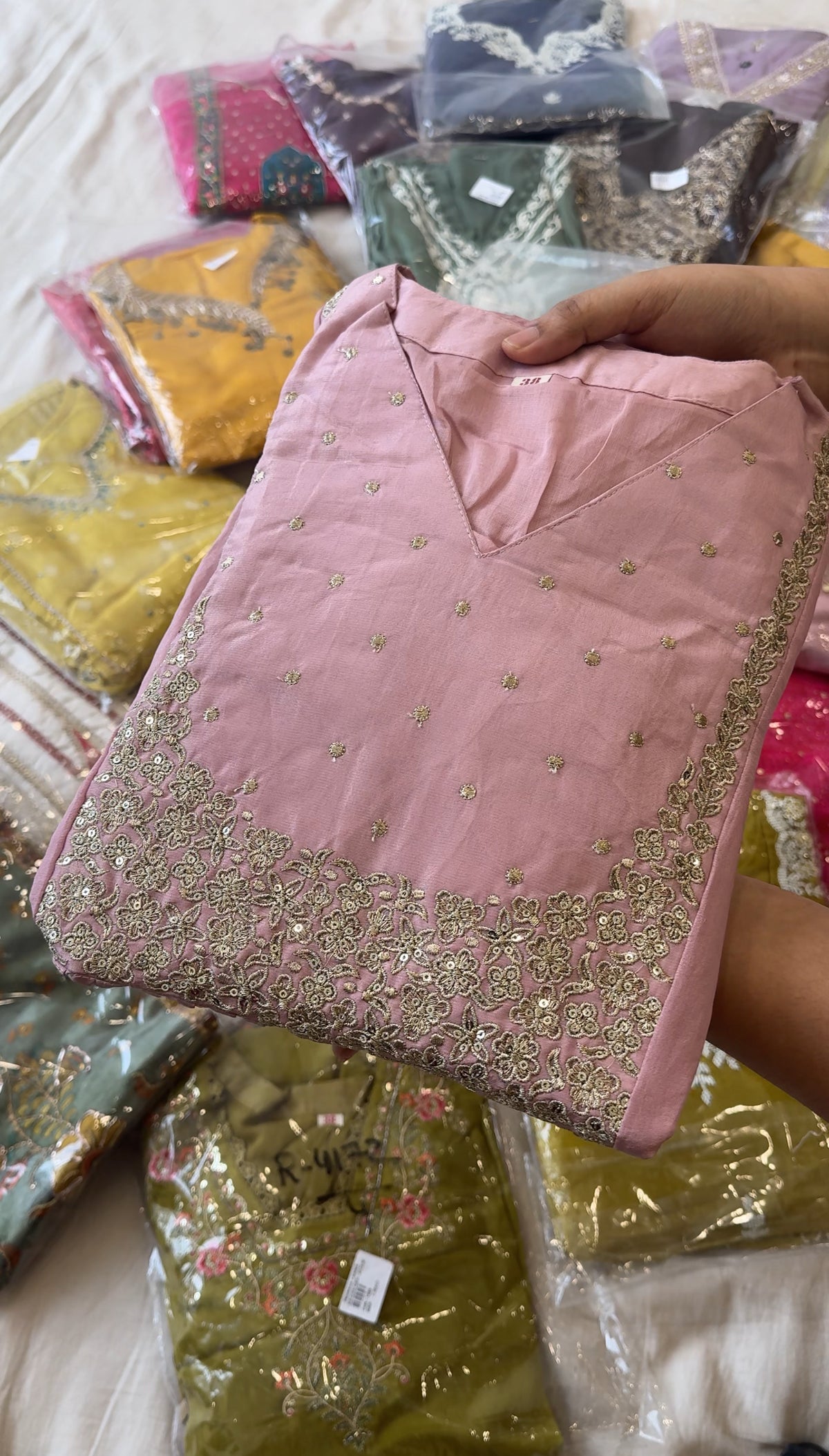 Tissue pleated suit with tissue dupatta-4085 - Pehnava Lawns