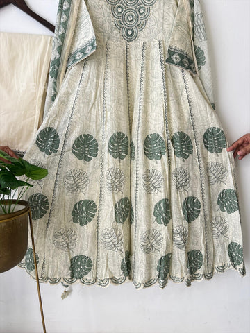 Pure cotton embroidered Anarakali suit - Pehnava Lawns