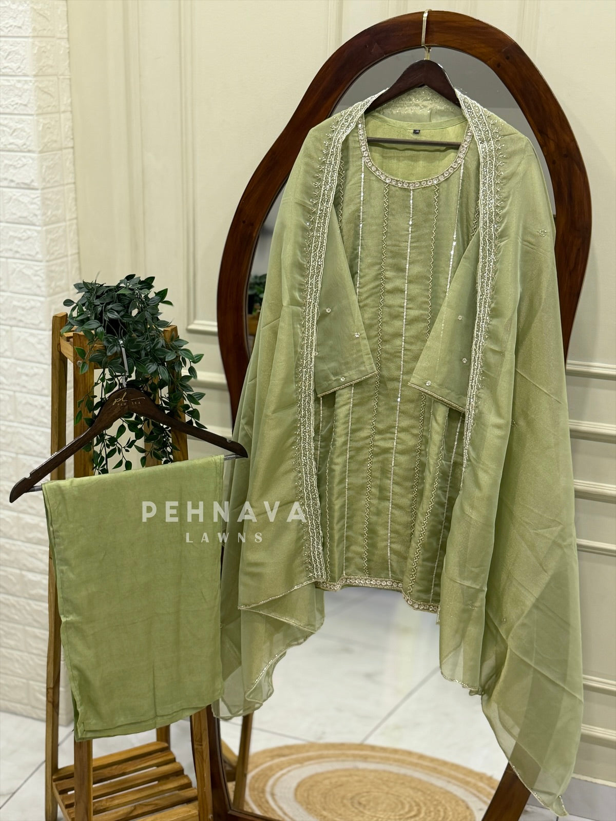 Tissue Handworked Stitched Suit-322