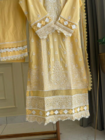 Luxurious Gul- Adhar Pakistani Pret Wear-02