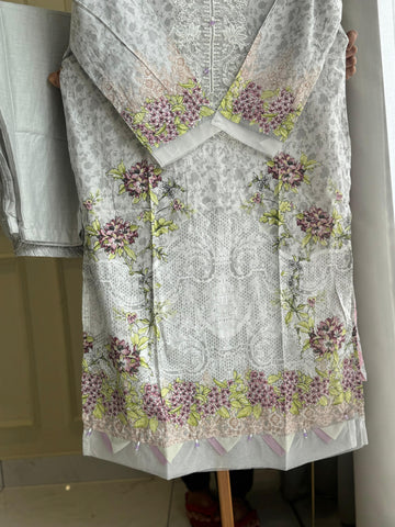 Embroidered Floral Pakistani Suit-4