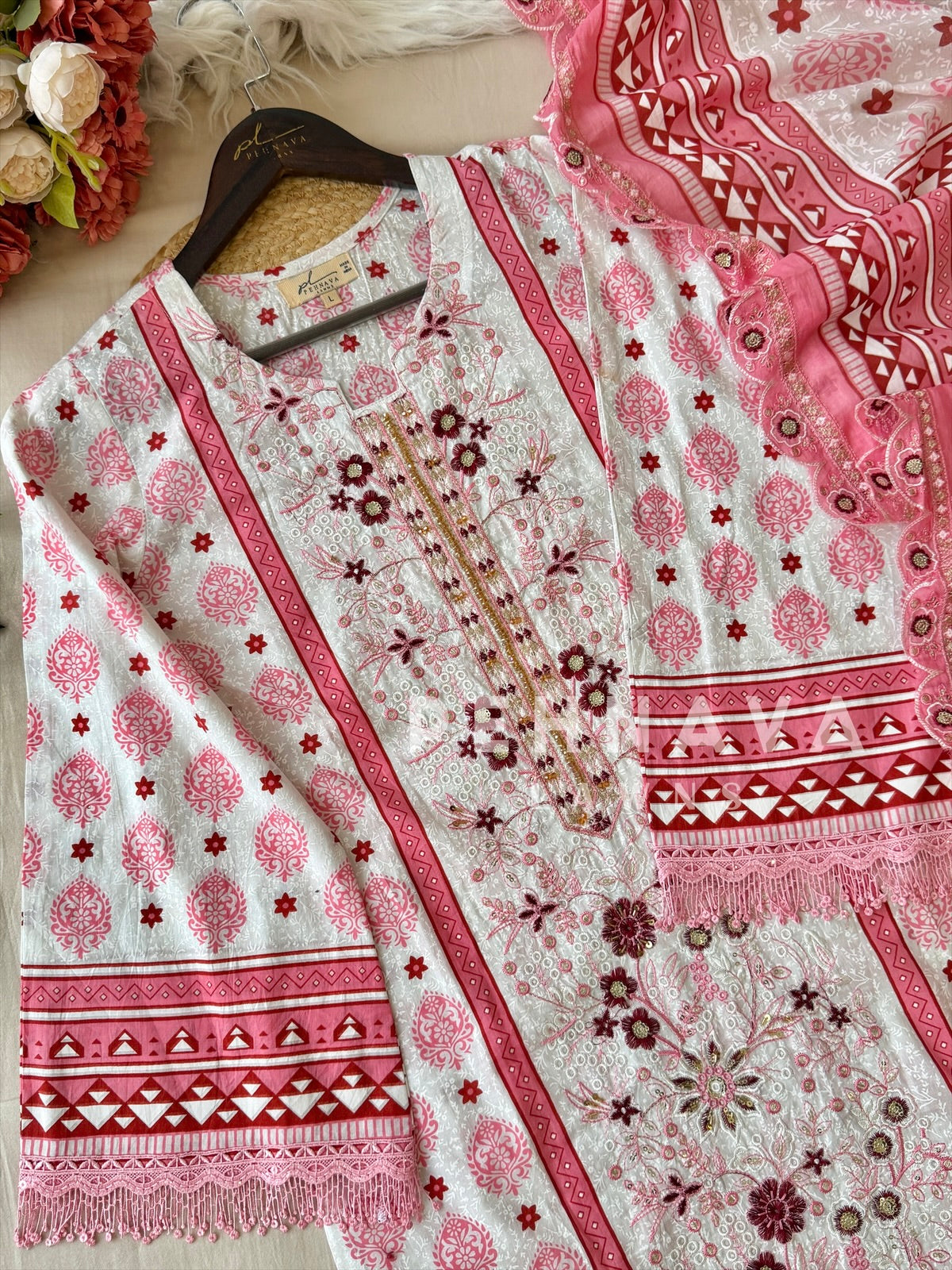 Signature Embroidered lawn Unstitched Suit 3649