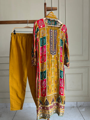 Crepe Hand detailed suit -yellow 124