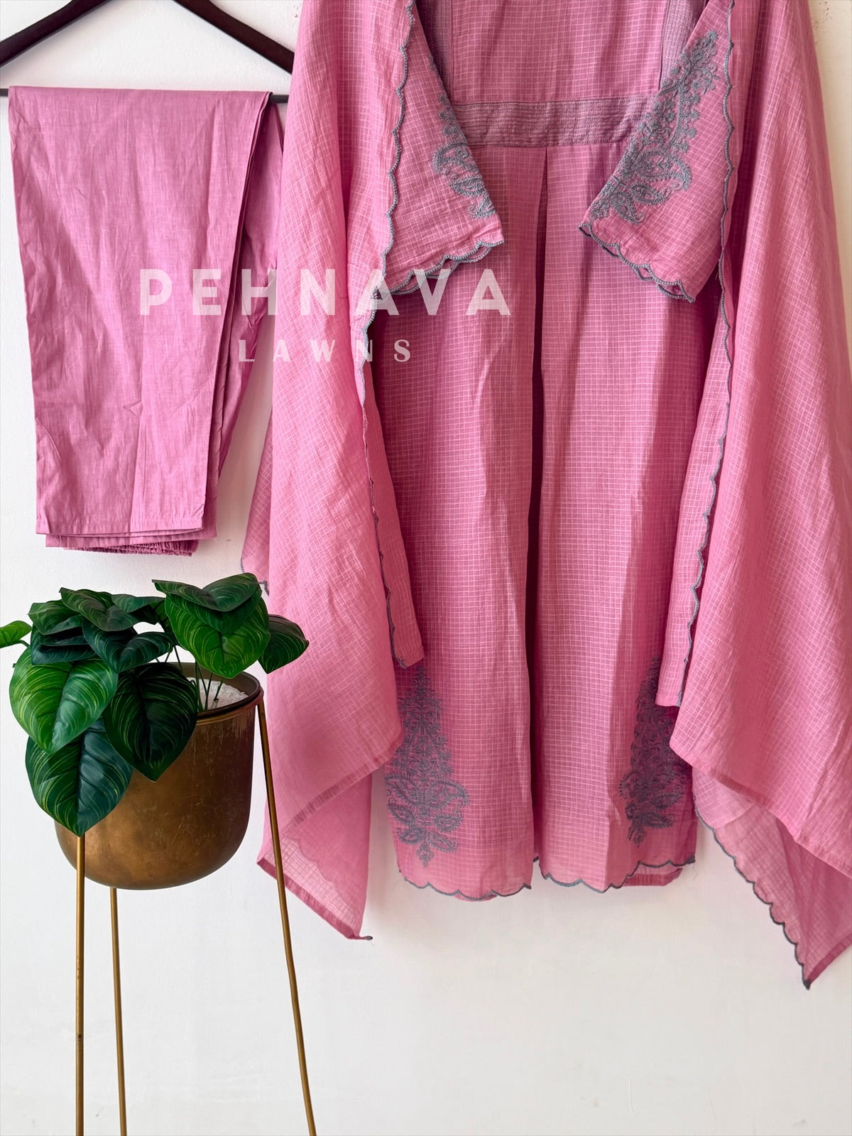 Cotacheck Embroidered Suit 13081