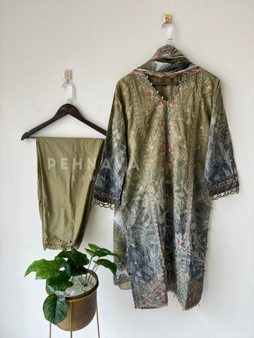 Embroidered Lawn Suit with Scallop Dupatta-1707 - Pehnava Lawns