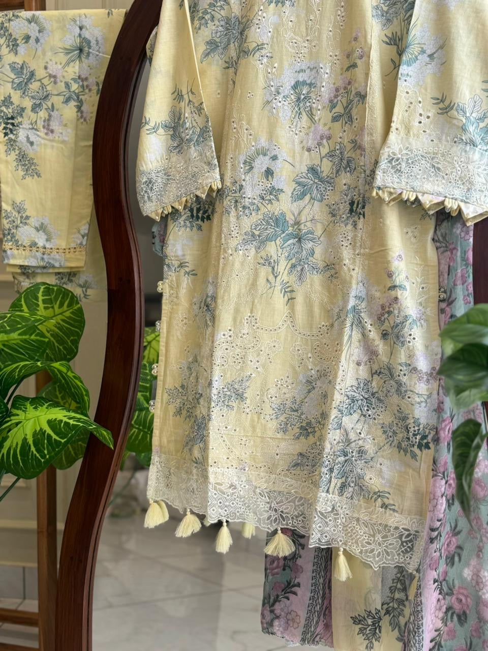 Traditional Embroidery Detailed Suit-3